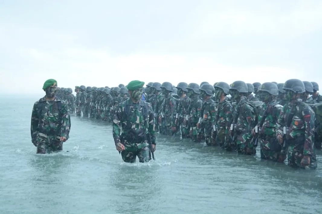 Pantai Tete Berubah Menjadi Hijau